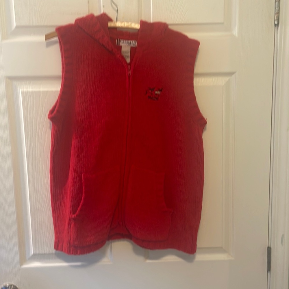 #Maine Hooded vest zipper up front red